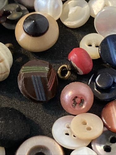 130+ Vintage Assorted Small Diminutive Buttons for Doll Clothing etc. - Picture 13 of 19