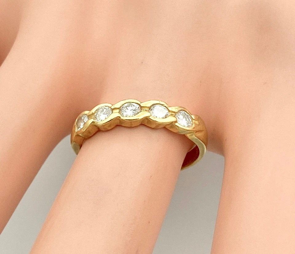 MAGNIFIQUE BAGUE ALLIANCE OR JAUNE 18 CARATS - DIAMANTS 0.35 CARAT - 2,72 g - Photo 2/3