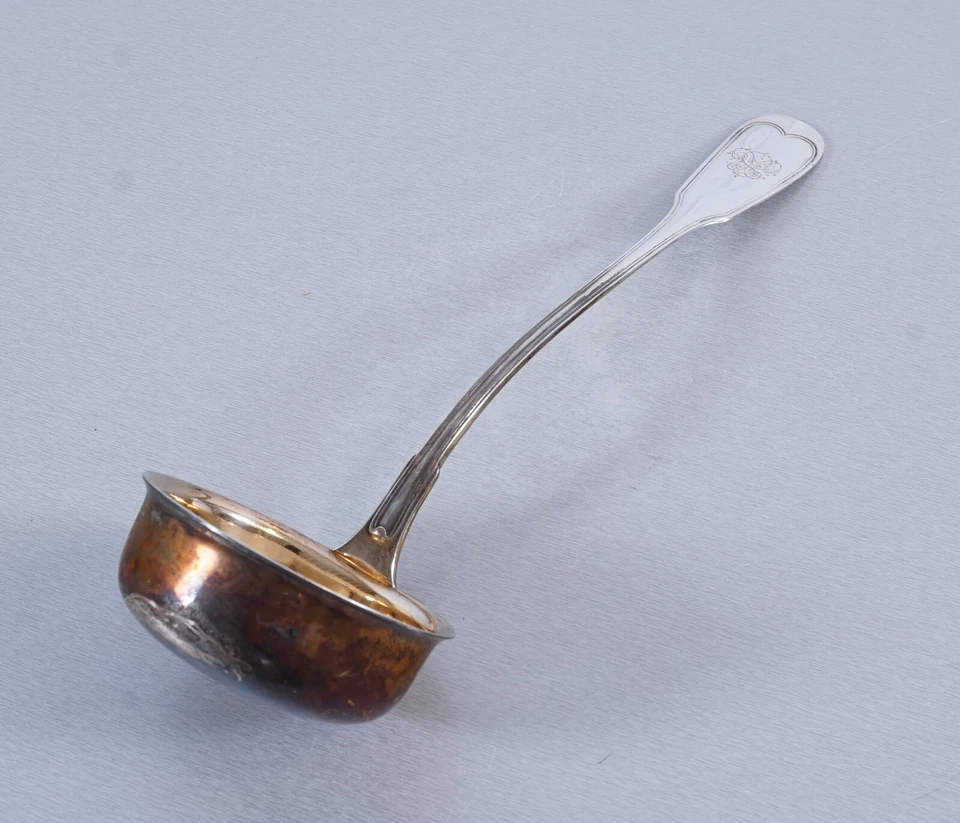 Mestolo in argento 800 G.E. Keyser parzialmente dorato con Monogram 225 g Art... - Immagine 2 di 4