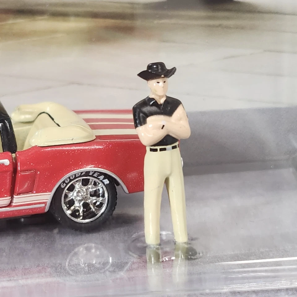 Veículo de brinquedo 2025 M2 Machines Diorama 1968 Shelby GT500 KR R09 carro vermelho 1/64 NOVO - Imagem 4 de 4