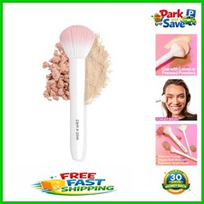 Luxury Powder Brush with Curved Synthetic Bristles for Effortless Makeup Mastery