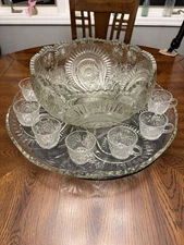 1935 Vintage LE Smith Co. Slewed Horseshoe Radiant Daisy /Peacock Punch Bowl Set