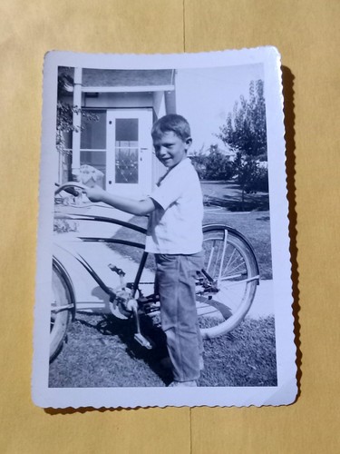 ORIGINAL PHOTO SNAPSHOT BOY WITH BIKE -  J-30 SCHWINN  METEOR 1948 Bicycle 