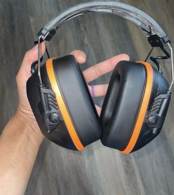 Klein Tools AESEM1 Electronic Hearing Protection Ear Muffs