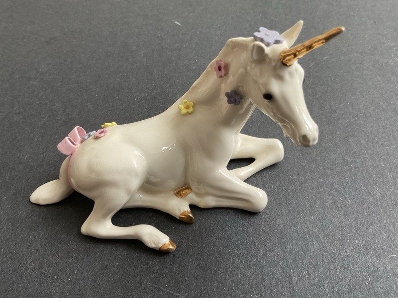 Hagen Renaker DW Unicorn Ceramic Statue Figurine With Sticker Maureen Love*