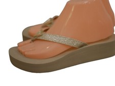 NEW WOMEN'S GOLD GUESS FLIP FLOPS PRIZED LIGHT NATURAL GLITTER SPARKLE 6, 7