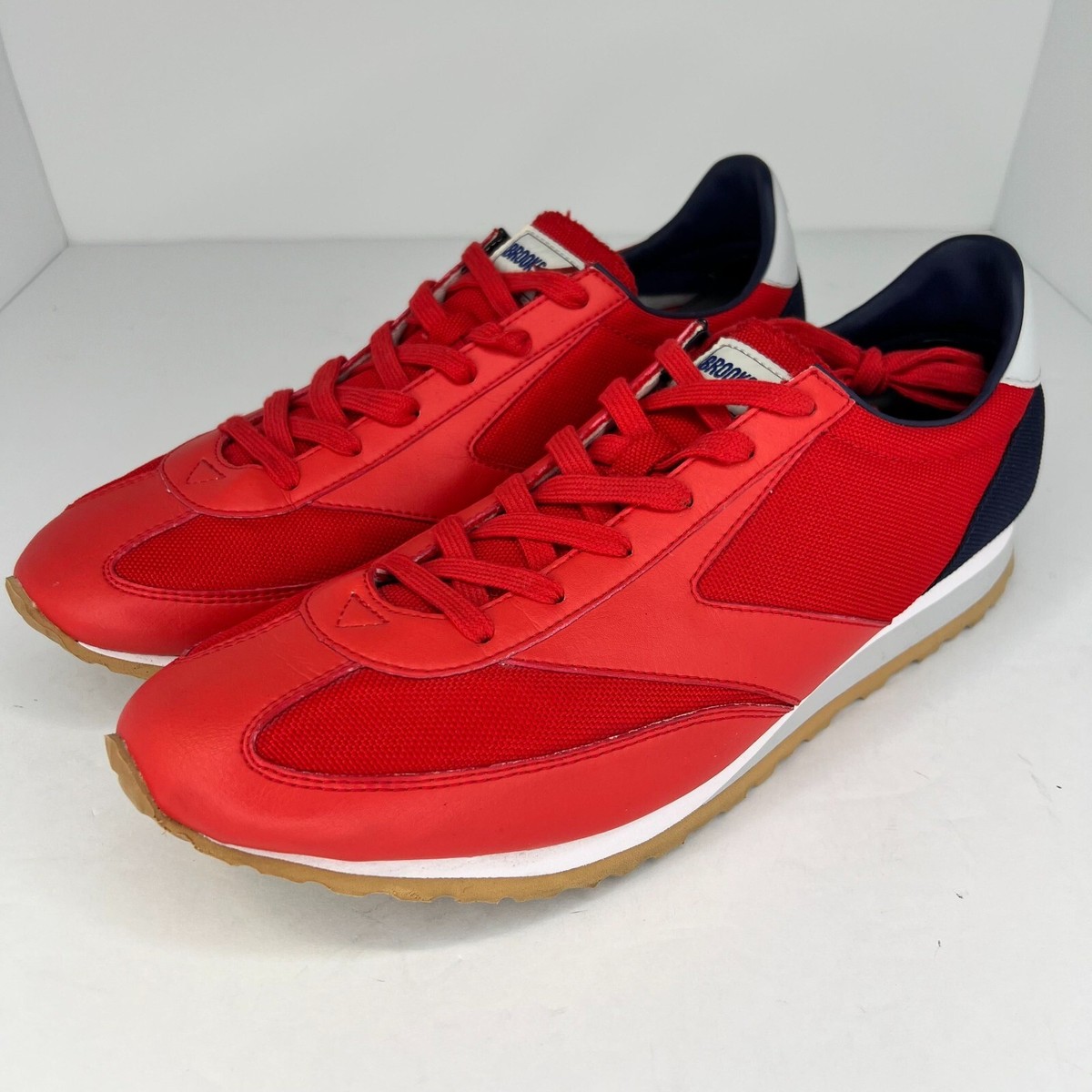 Brooks Womens 1101661D667 Vanguard Retro Red Lace Up Size