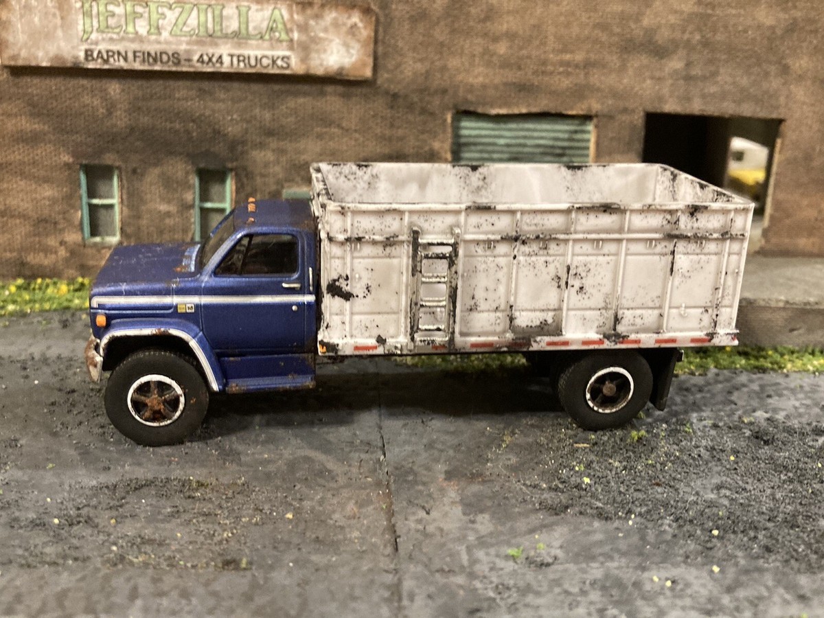 SEMAFORO VERDE 1:64 - Camion Pannello Chevrolet 1939 Krispy (blister - Foto 2