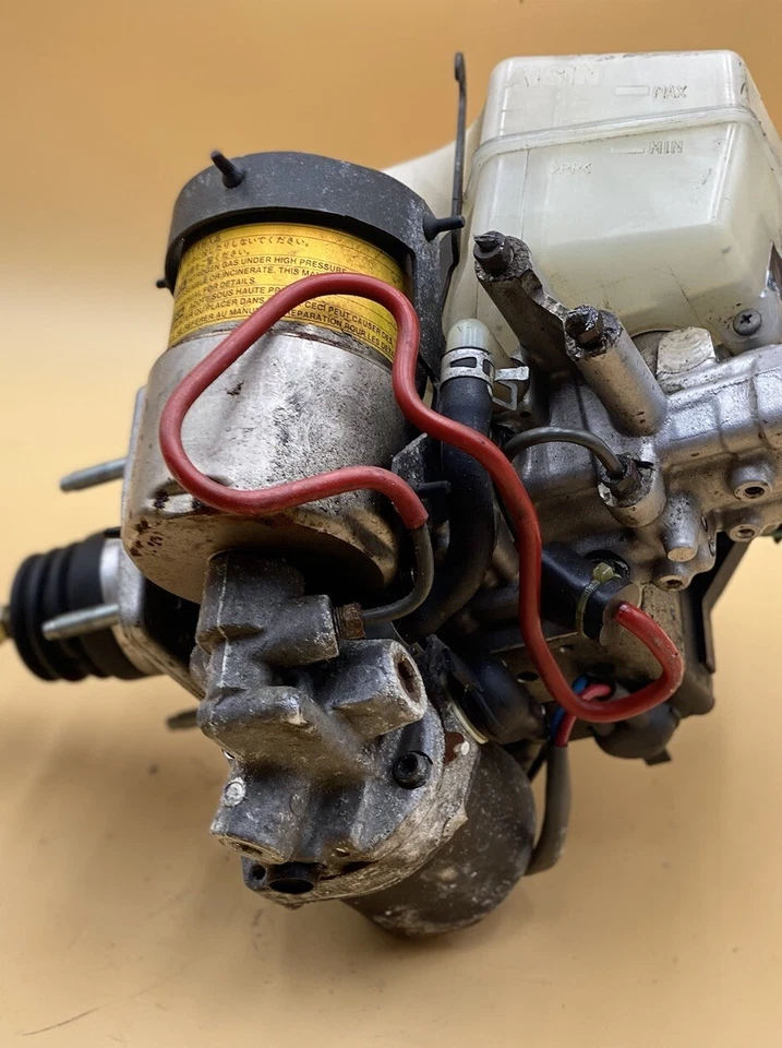 TOYOTA 4RUNNER  GX470 ABS HYDRO BOOSTER MASTER CYLINDER BRAKE PUMP  2003 -2004 - Image 4 of 4