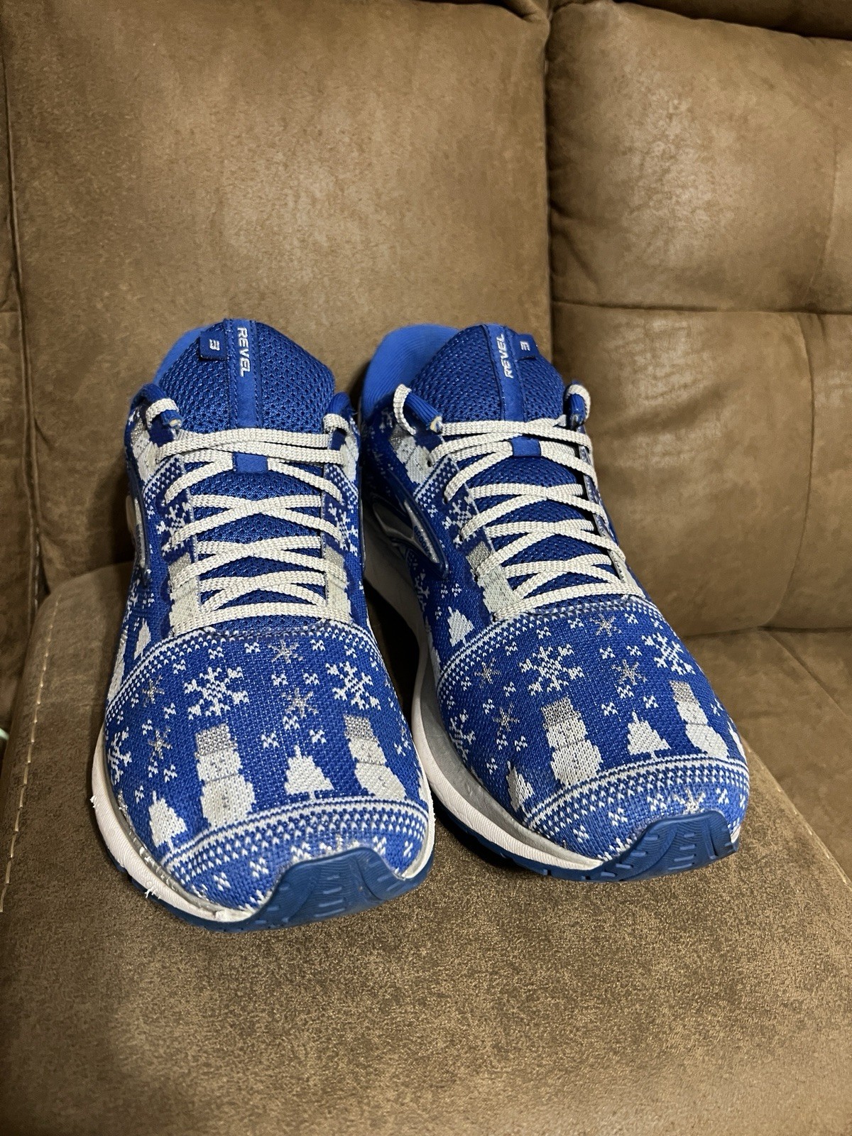 Brooks Revel 3 Men's Running Shoes Blue, Holiday Snowman Pattern Size 12 thumbnail 2