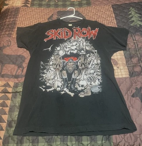 Skid Row Concert Tour Single Stitch XL T Shirt 1990s vintage concert t-shirt, vintage, size XL, single stitch, B+ condition