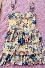 CIDER DRESS Tiered & Ruffled Back Zip Lined Size Small