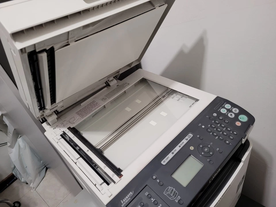 Multifunzione Canon i-SENSYS MF6180dw 1200 x 600DPI Laser A4 33ppm Wi-Fi Bianco - Immagine 2 di 3