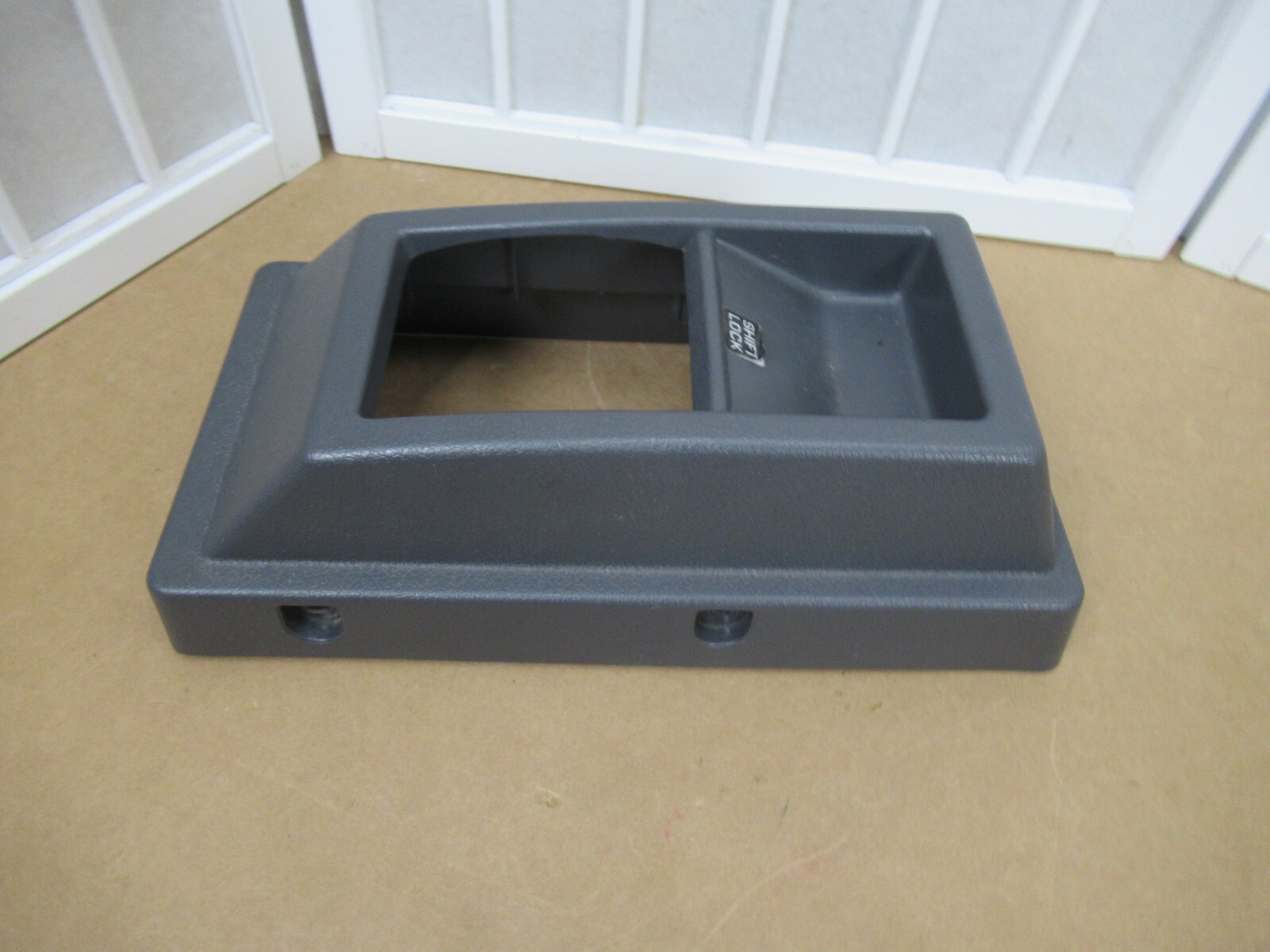 8697 Nissan D21 Pickup Truck Center Console Shifter Armrest Cup Drink