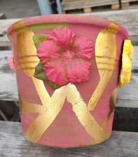 vaso in terracotta decorato e dipinto a mano