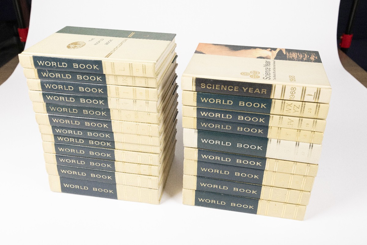 VTG World Book Encyclopedia 1969 Complete Set A-Z 20 Books + 1968