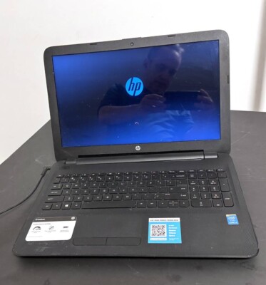 HP Pavilion 15.6'' TPN-C125 laptop computer w/Intel Core i3 processor - runs