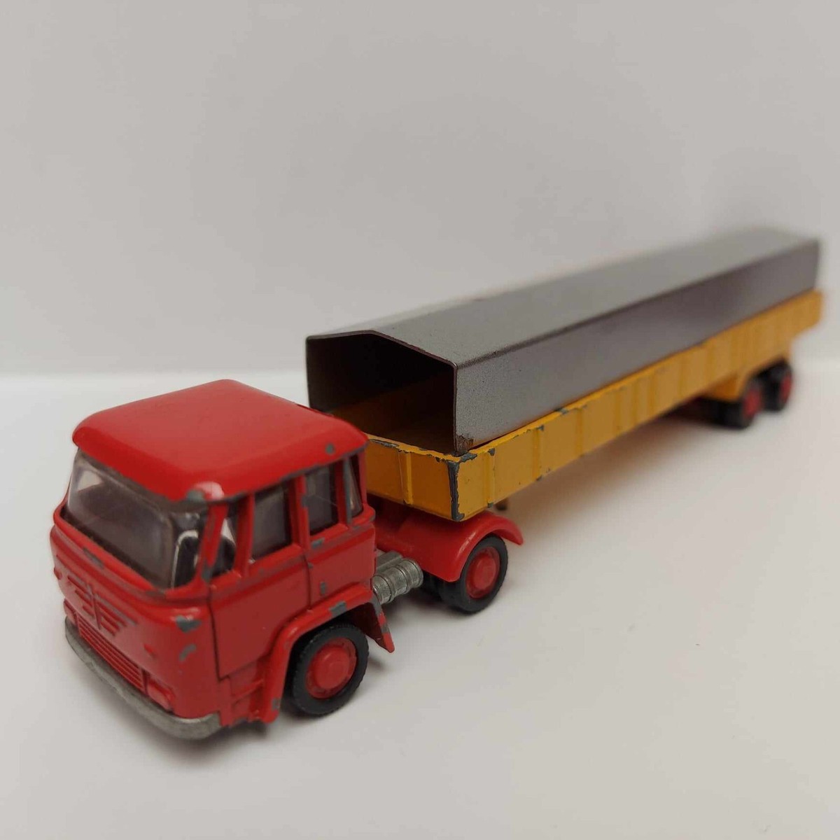 Trattore Sella Büssing Schuco Piccolo 1:90 - Modello 1971 Con Cassa In Legno - 16cm