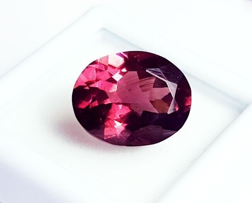 Pierre Grenat Rhodolite 1,70 Carats - Coupe Ovale, Clarté VS1, Couleur Rouge - Neuf Sans Emballage
