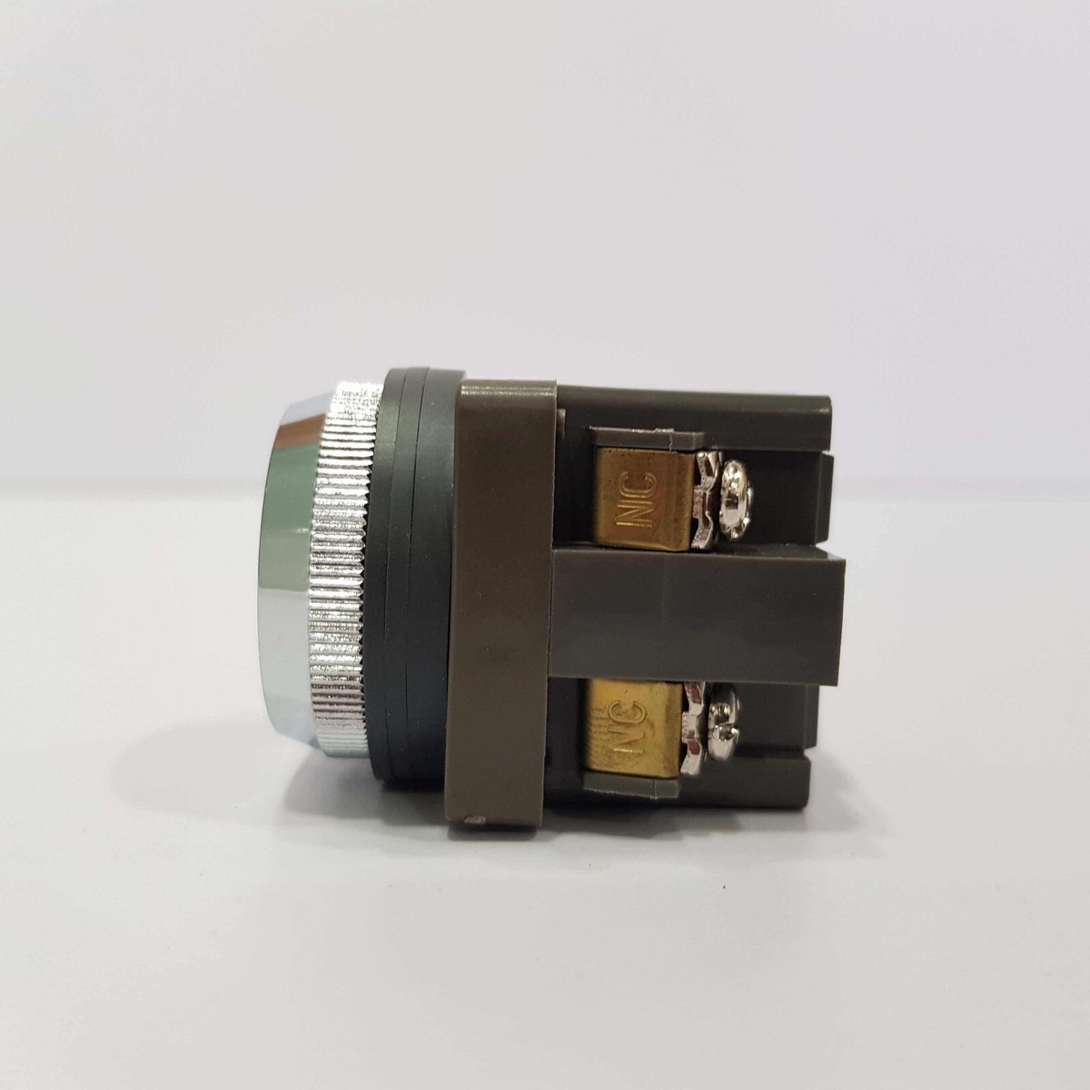 イブラヒモビッチ IDEC IZUMI 41-10650 PUSH BUTTON SWITCH | eBay