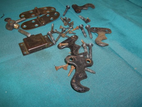 B5 VINTAGE TREADLE NÄHSCHRANK SCHARNIERE, SCHNÄPPER UND SCHRAUBEN - Bild 3 von 4