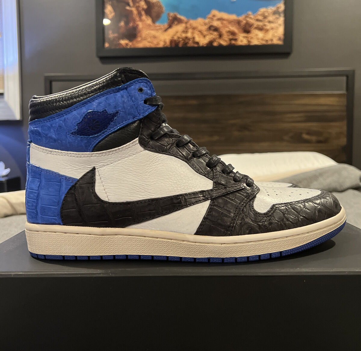 Jordan 1 Retro High OG Fragment x Travis Scott - Johnny's Jordan 1 Retro High OG Fragment x Travis Scott - Johnny's