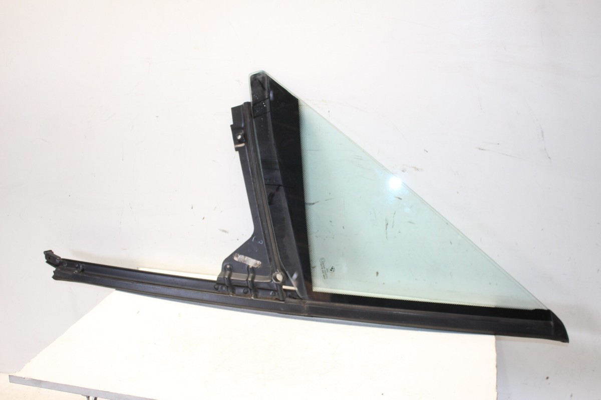 1996 - 2002 BMW Z3 FRONT RIGHT PASSENGER SIDE QUARTER WINDOW GLASS