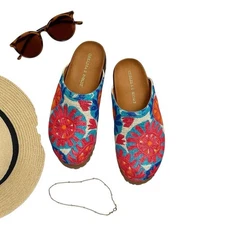 Chelsea & Violet Embroidered Platform Cleo Clogs Colorful Floral Slides Size 8M