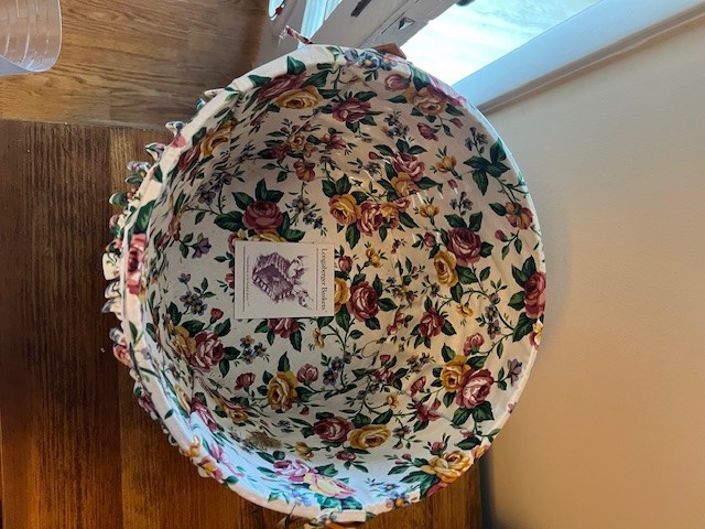 Longaberger Hostess Sewing Basket with Liner and  Protector and Wooden Lid 1994