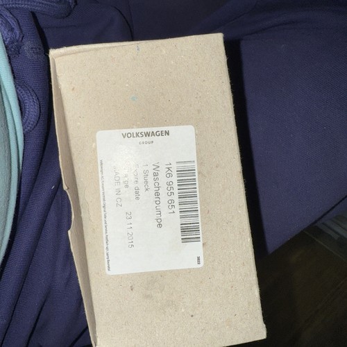 Original VW AUDI SKODA SEAT / Waschwasserpumpe Wischwasserpumpe / 1K6955651