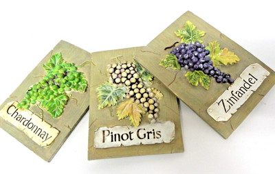 3 Wall Plaques 3D Textured Resin Wine Grapes Zinfandel Chardonay Pinot Gris 7x 5