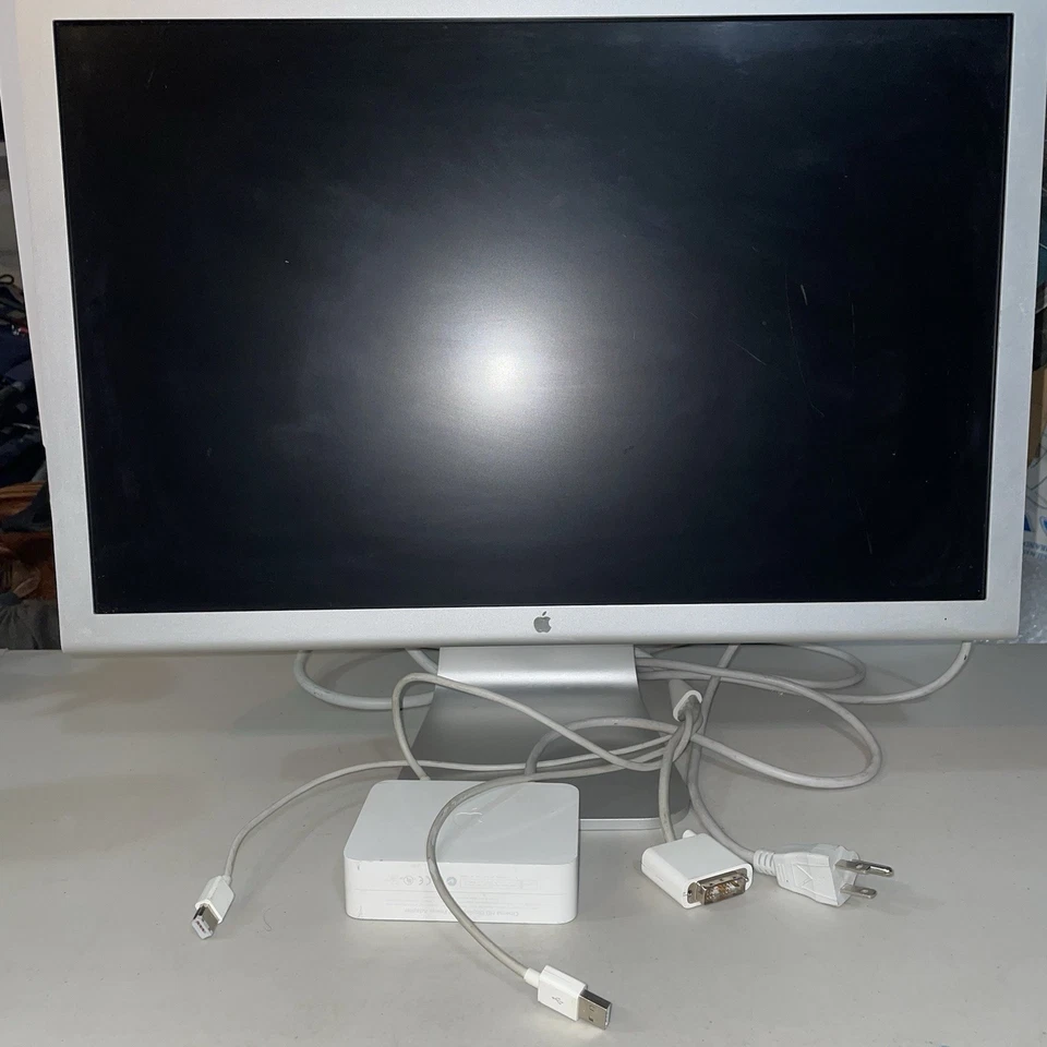 A1082 Apple Cinema 23" HD Display Monitor with 90W Power Adapter Keyboard - Image 2 of 4
