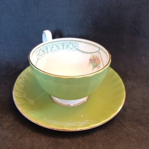 Aynsley Cup And Saucer. Blue And White. Gold Trim. Hanging Basket Inside - Picture 6 of 12