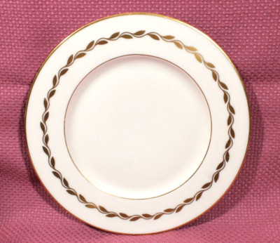 Lenox Golden Wreath 0-313 Porcelain Salad Plates - USA - VTG Discontinued