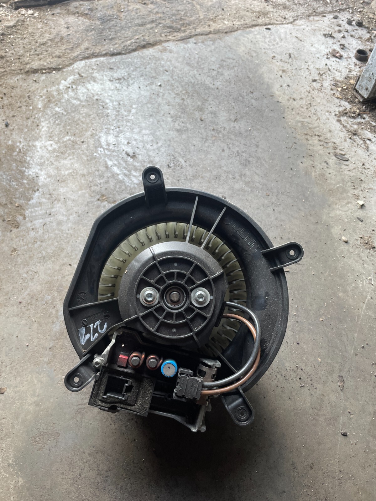 MercedesBenz W211 E 300 Heater Blower with Regulator A2118300908