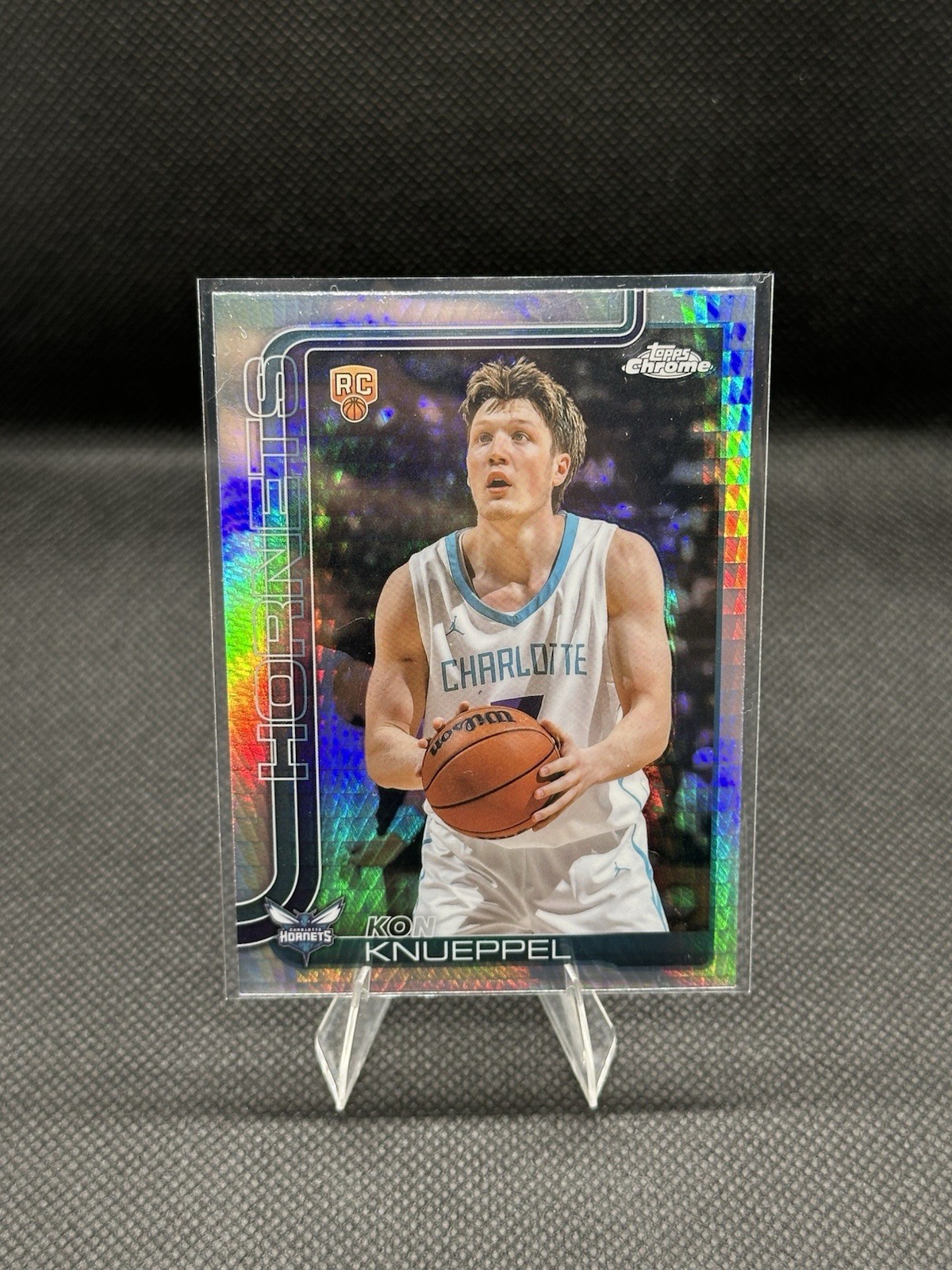 Topps 2025-26 Chrome Rookie Prism Refractor Kon Knueppel #254 Hornets