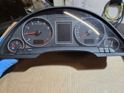 Audi A4 B7 Tacho Kombiinstrument 8E0 920 931 Q