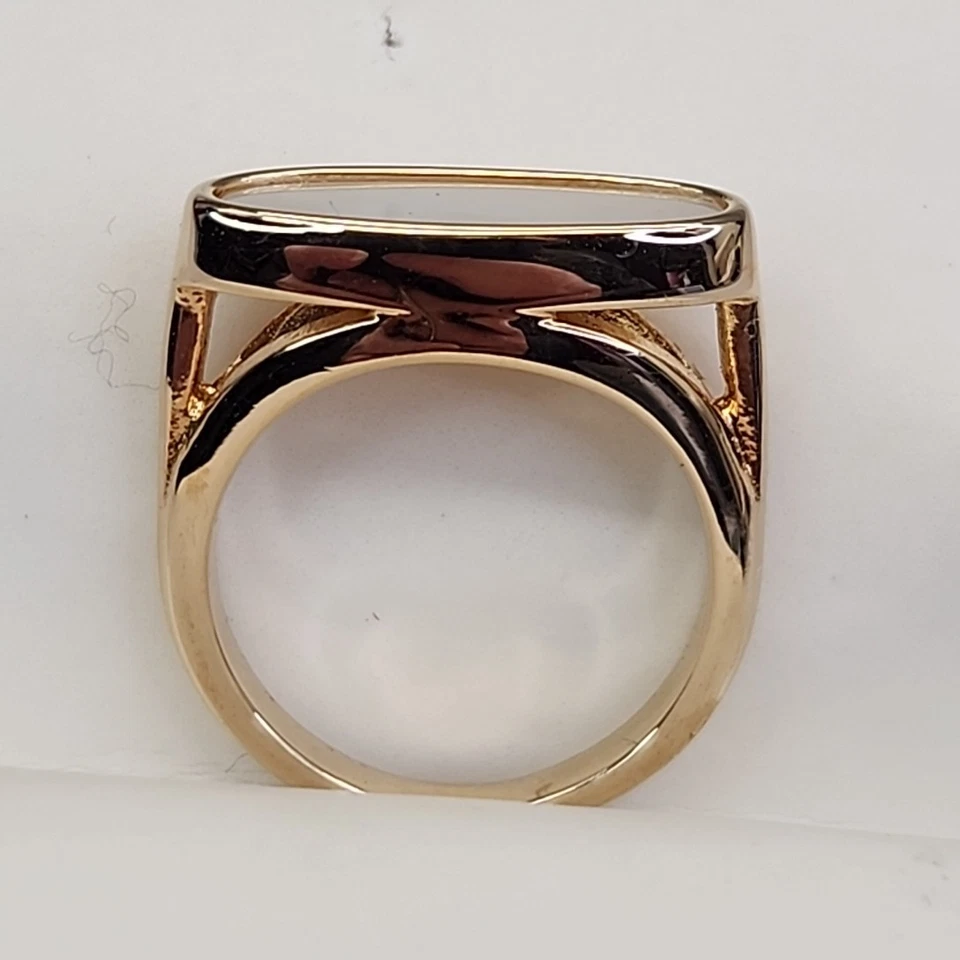 Anillo Avon Madreperla Ovalado Tono Dorado 5 Foto 3 de 4