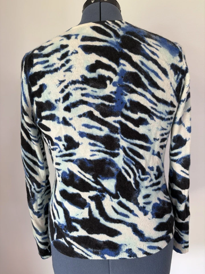 Madison Women's Cashmere Sweater Animal Print Blues & Black Size L - Image 2 of 4