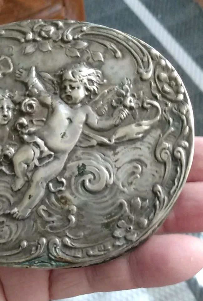Antigua caja de baratijas de querubines repousse de plata fina 1914 800 154 gramos Alemania Foto 2 de 4