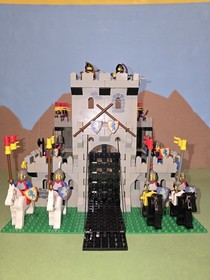 LEGO Castle 6080 King's Castle 100% Complete w/ Instructions