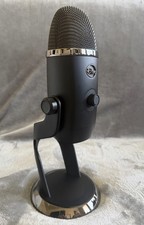 Yeti x Professional USB Microphone Multi-Pattern with Blue VO CE