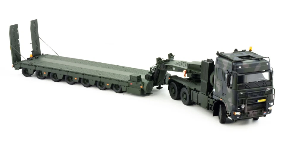 Tekno 84976 - DAF Military Tropco Pantser 6x4 Truck with 7 axle Low Loader 1:50 - Image 4 of 4