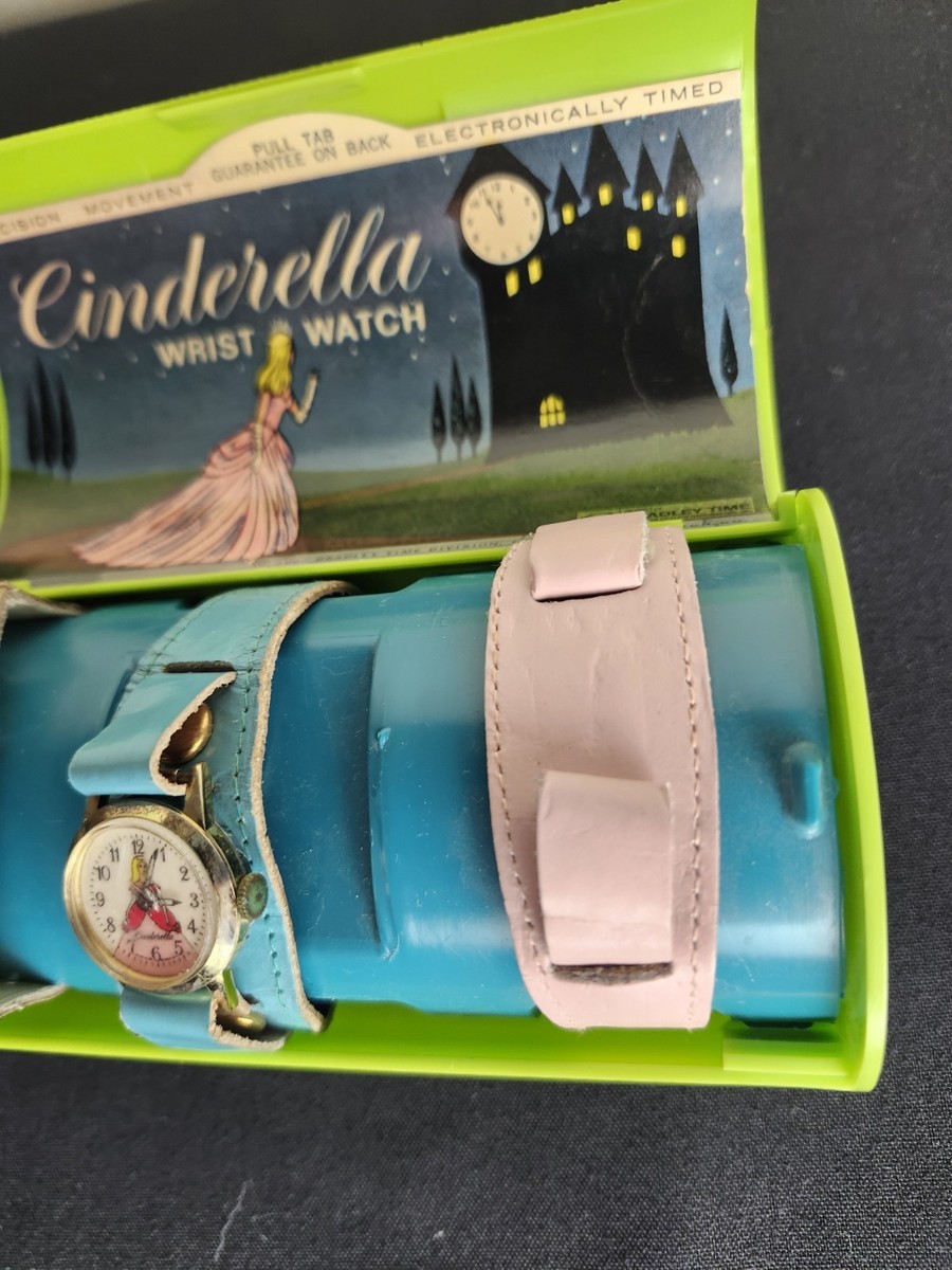 Vintage 1967 Bradley Time Cinderella Fashion Watch Set with  display picture 2