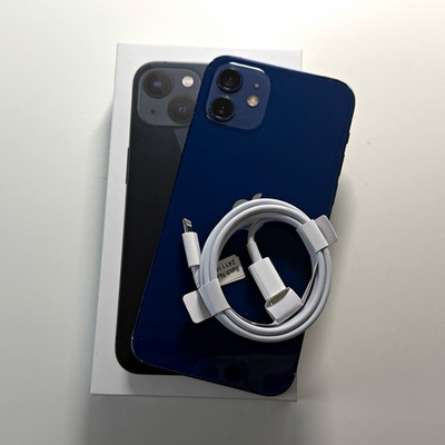 Apple iPhone 12 64GB Blau OVP Zubehörpaket neue Folie Händler 87% Kapazität