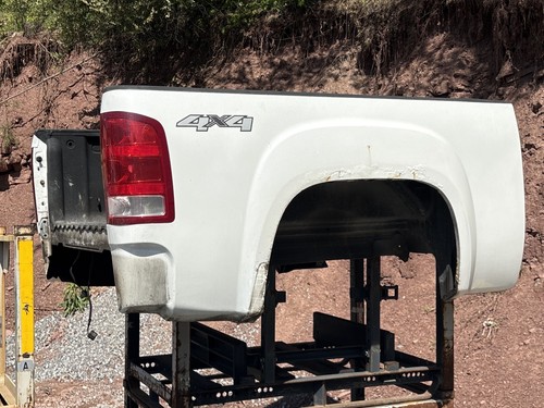 GMC Sierra 1500 Pickup Truck Bed, 5' 8",White