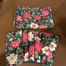 CHRISTMAS HOLIDAY Floral Table Cloth  6 Matching Napkins