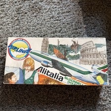 Hasagawa Alitalia McDonnell Douglas DC. 10 Model Kit - Lover Liner 200 Series