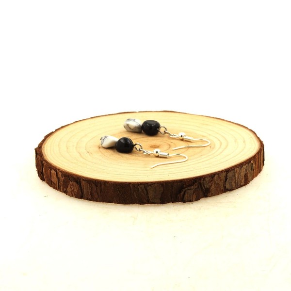 Edelsteine Und Mineralien. Ohrringe 2 Perlen Turmalin Schorl + Howlit-image