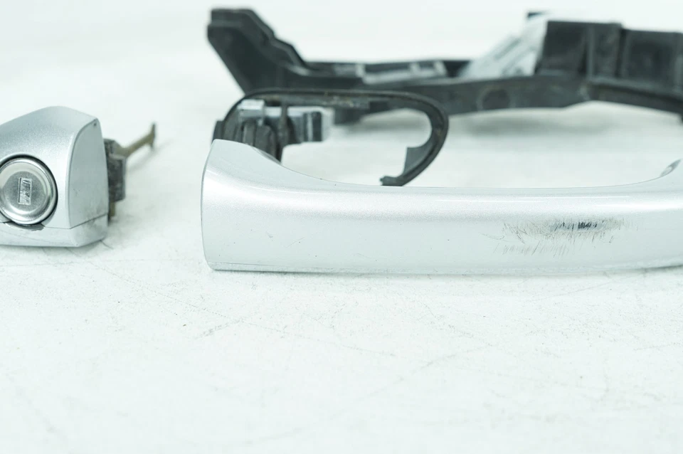 03-09 Mercedes W211 E500 OEM maçaneta externa esquerda dianteira prata 5105 - Imagem 4 de 4